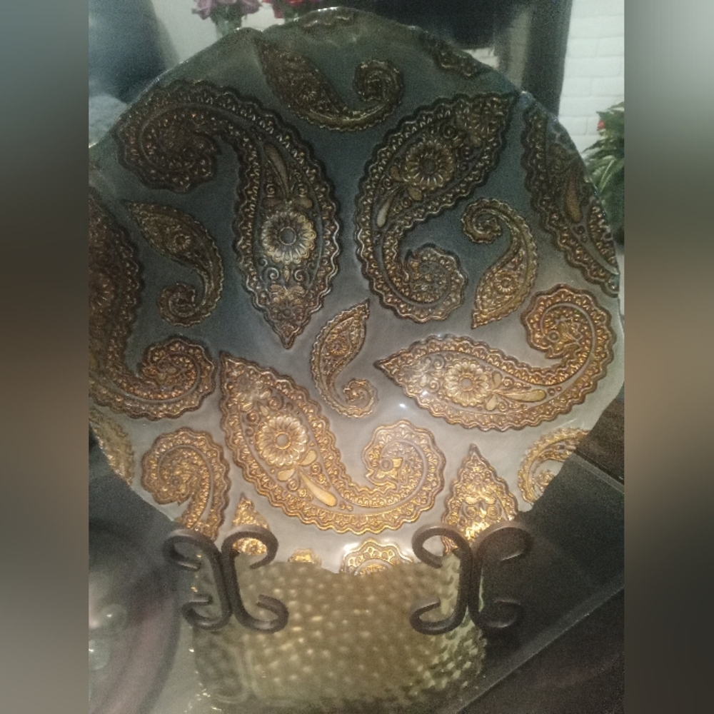 Decorative Paisley Plate with Stand